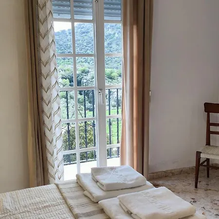 Vivienda Turistica Rural La Sima * Villaluenga Del Rosario